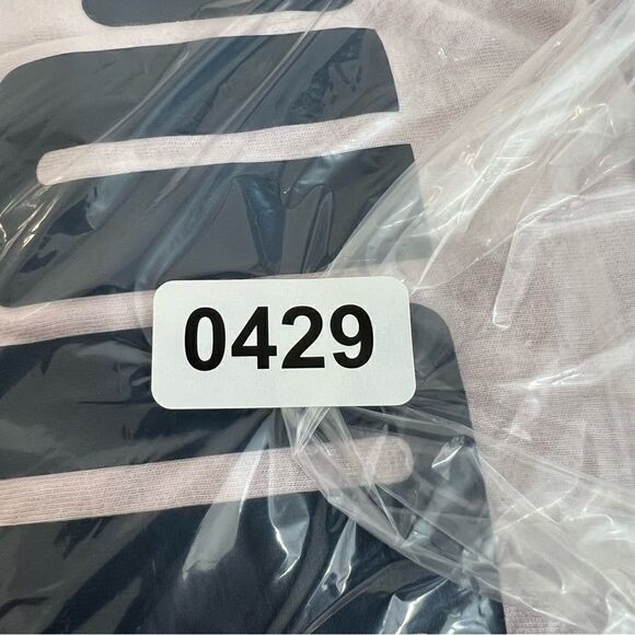 Puma kids size large, 14–16 logo, graphic, short sleeve, athletic shirt - Picture 4 of 4